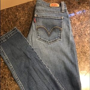 Levis Women/Girl's Too Super Low 524 Jeans - 7 Med